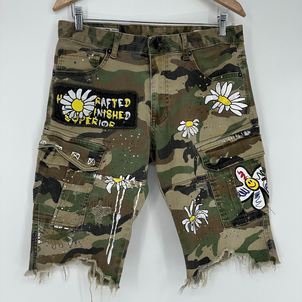 Smoke Rise Paint Camo Shorts Flowers Size 33x12 Streetwear